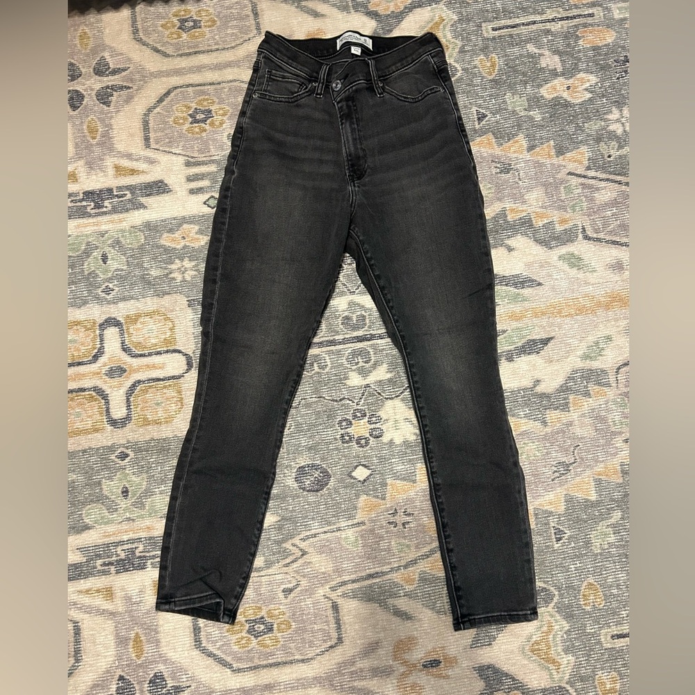 Abercrombie Curve Love High Rise Super Skinny Jeans Black 26 Short